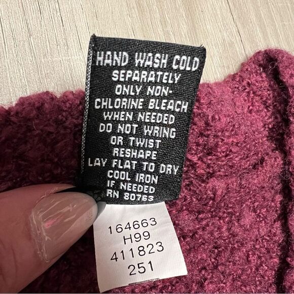 90’s Moda international x Victoria’s Secret Burgundy v neck stretch sweater sz L - Picture 8 of 13